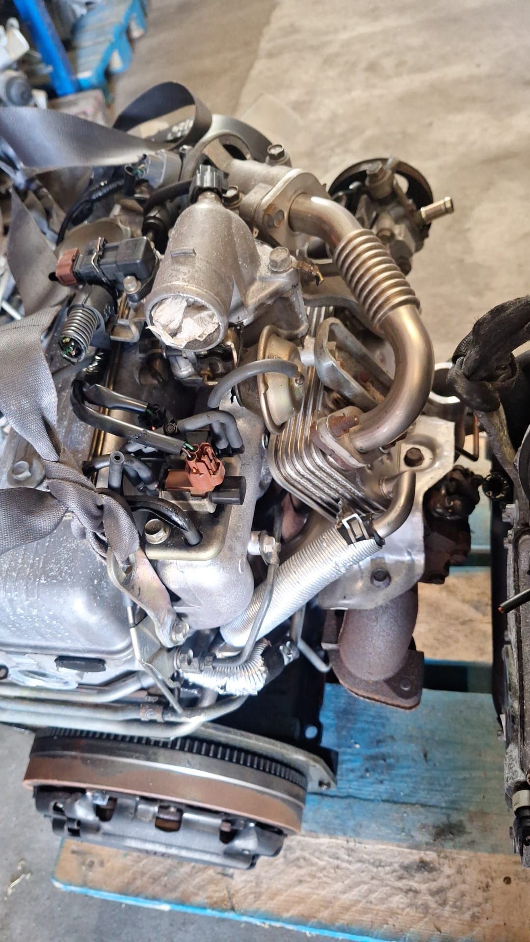 Motor mitsubishi L200 2.5tdi de 2004 ref 4D56  bomba eléctrica