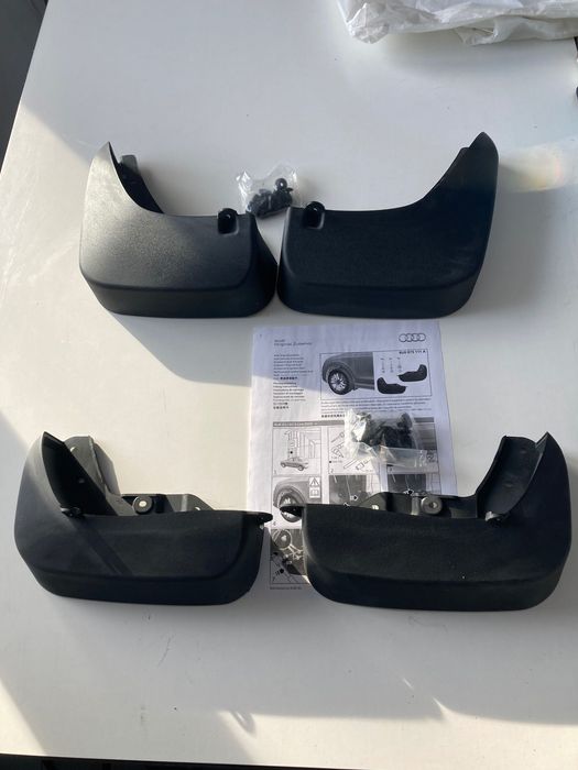 Audi Q3 2015-2018 Бризговики оригінал 4шт 8U0075111A 8U0075101A Рест