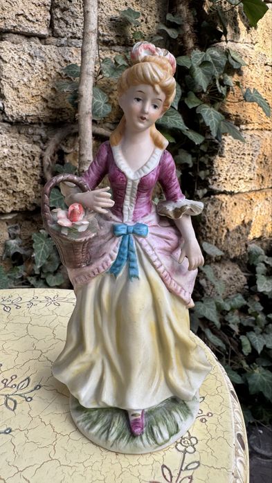 Статуэтки фарфор, характерые, коллекционные, из Европы