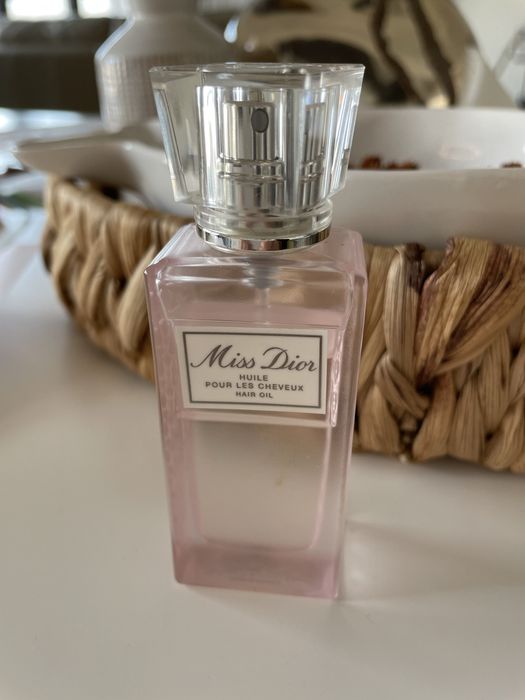 Perfume para o cabelo. Miss Dior