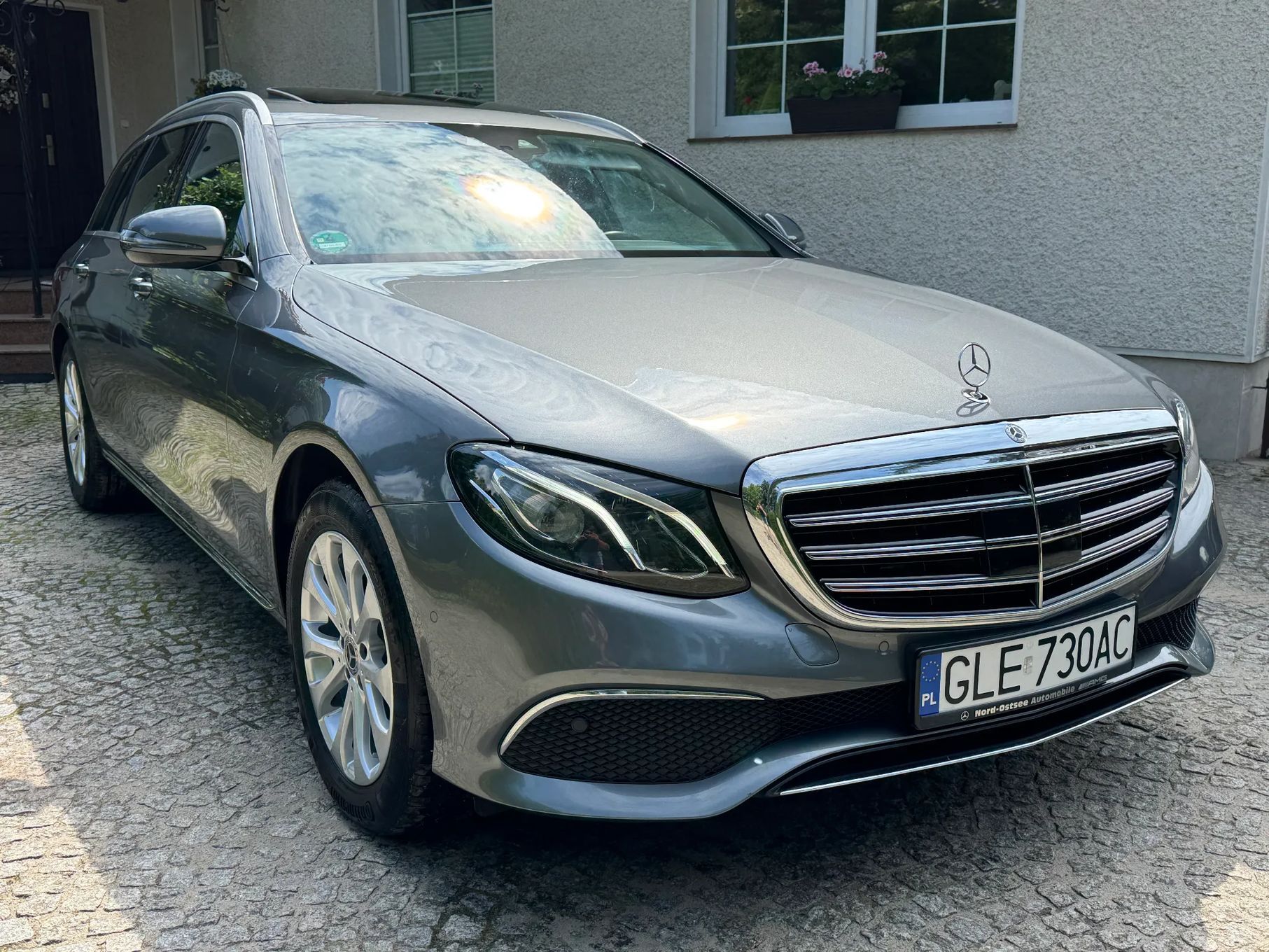 Mercedes-Benz Klasa E Exclusive / Ambiente / Full LED / Asystenci jazdy / Szyberdach