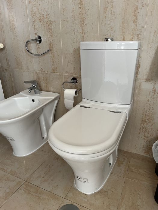 Duas sanitas + 2 bidés