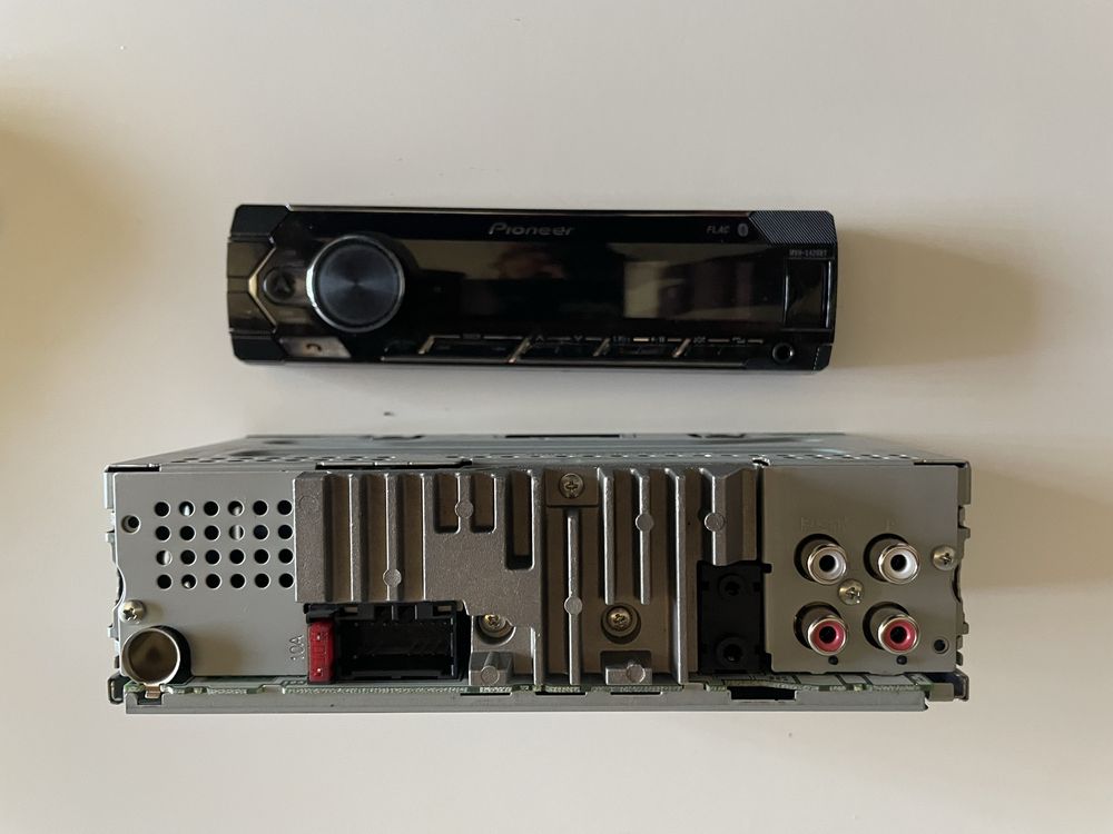 Radio pioneer MVH-S420BT