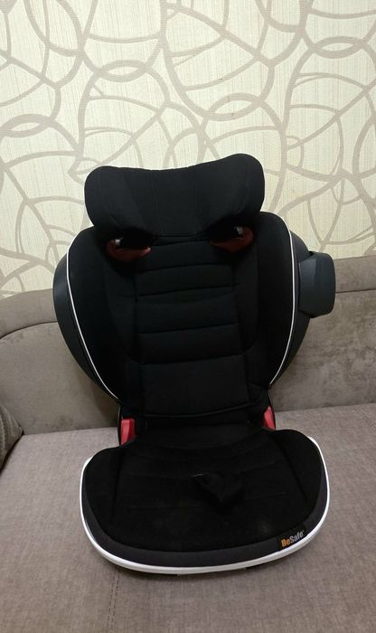 Автокрісло BeSafe iZi Flex Fix i-Size для дітей з 3 до 12 років