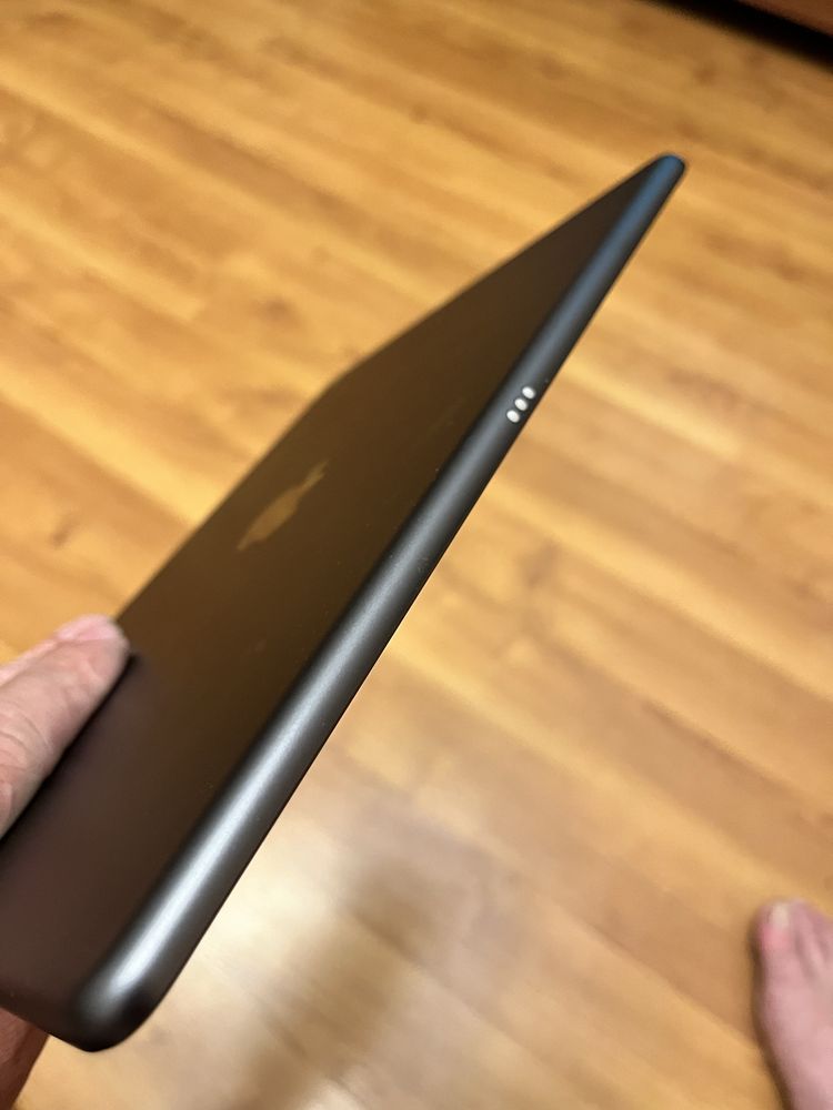 Продаю iPad модель А2197