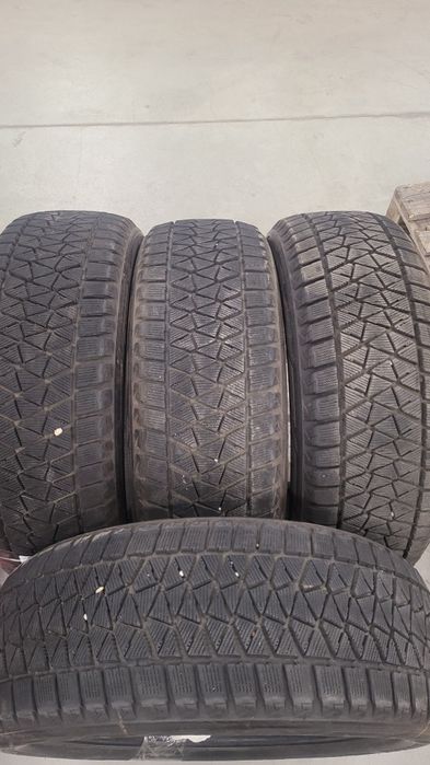 235 55 20 Bridgestone Blizzak DM-V2