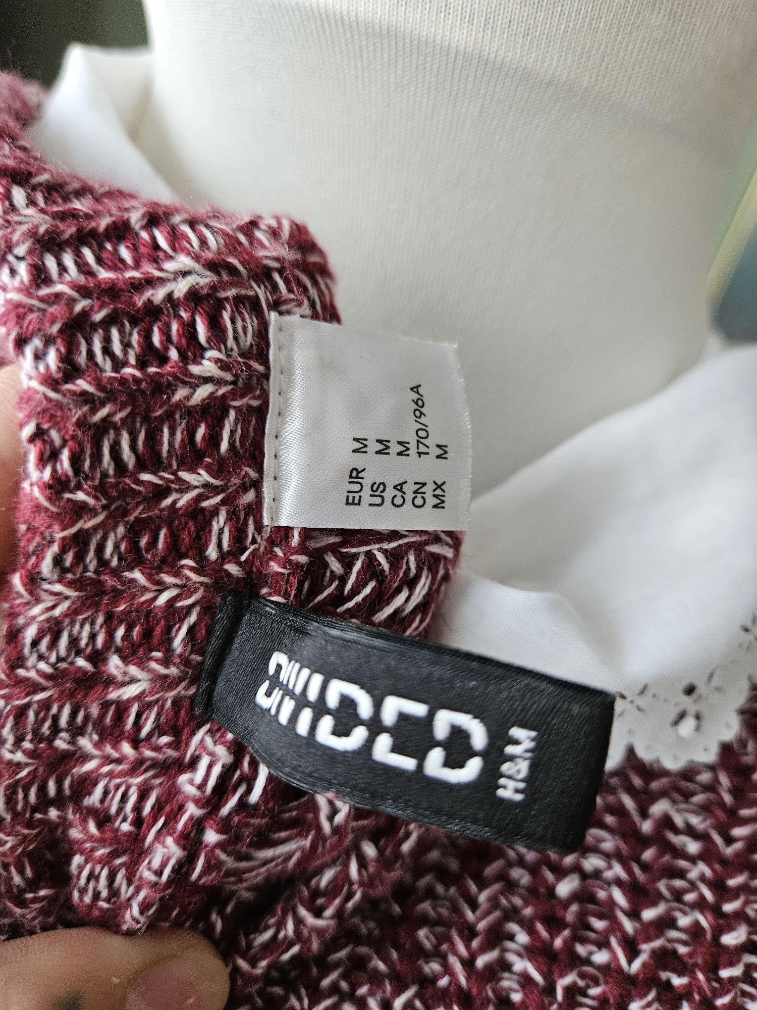 Sweter burgundowy damski casual H&M z ażurowym zdobieniami M capsule j