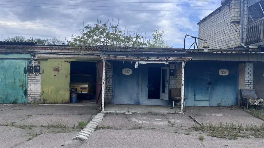 Продам три гаража в комплексе