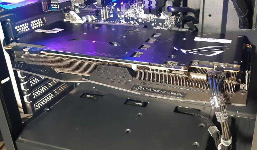 Asus Rog GTX 1070 [8 gb]