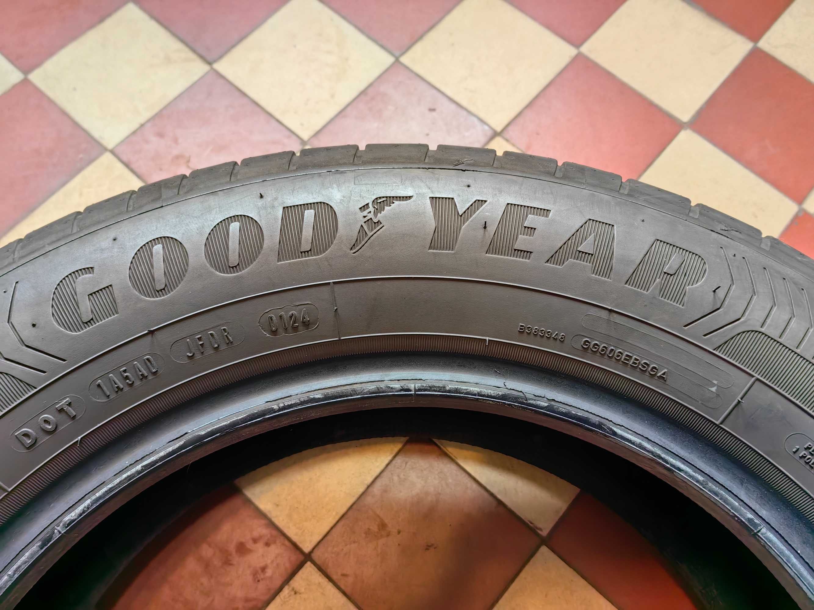 Goodyear Efficient Grip Performance 185/65R15 88H #365