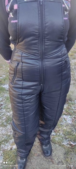 Продаеться комбензон очень теплый размер 46-48