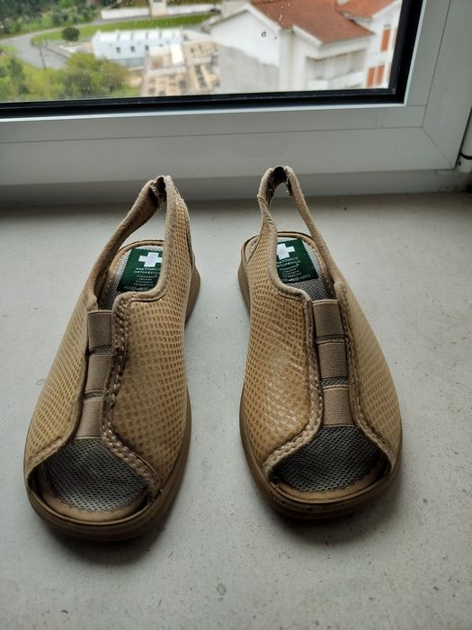 Vendo sandálias ortopédicas