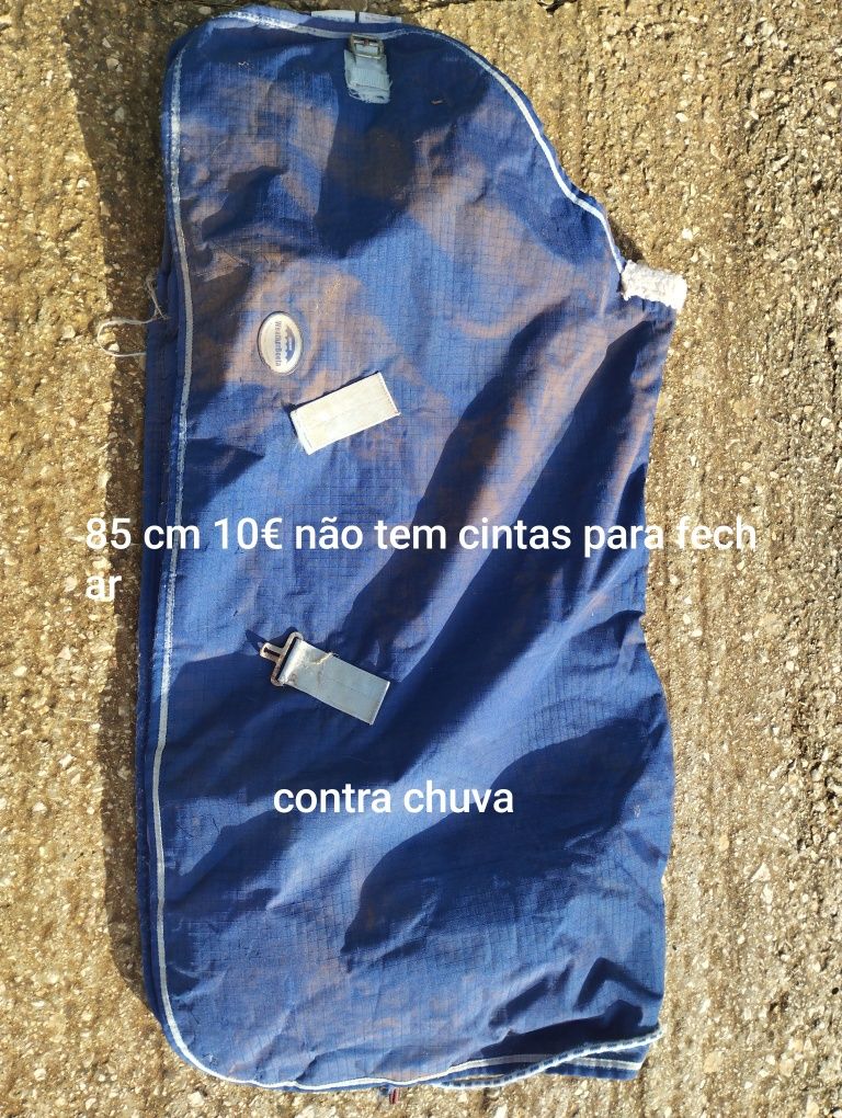 Vende se vários artigos de equitação