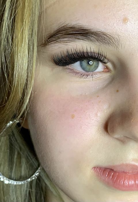 Нарощування вій брови