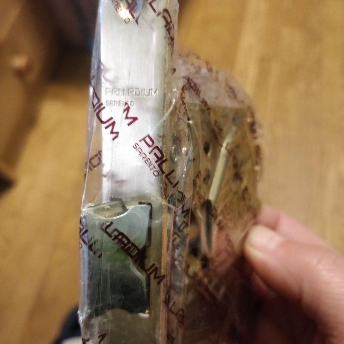 Дверные ручки, замки, фурнитура