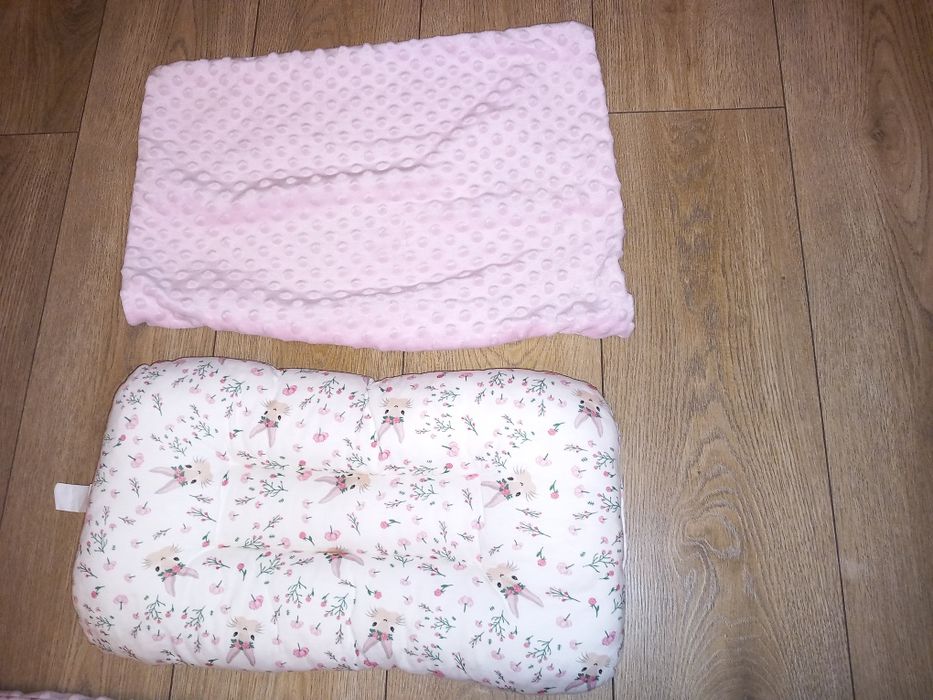 Kocyk i poduszka dla przedszkolaka kotki