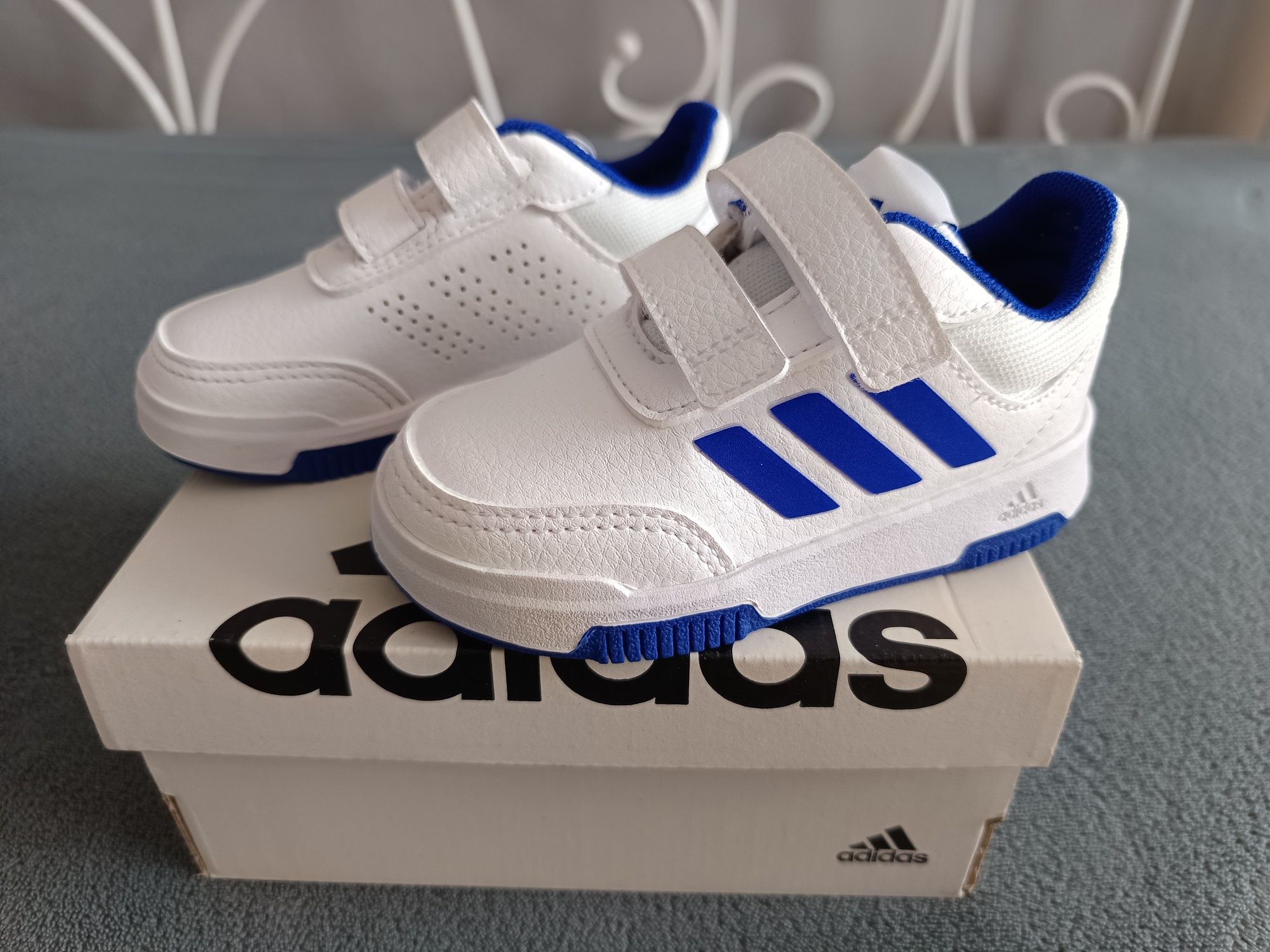 Nowe buty Adidas tensaur run 2.0 r.22