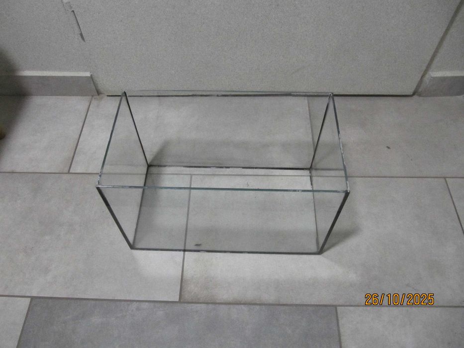 Akwaria średniej wielkości szt. 2