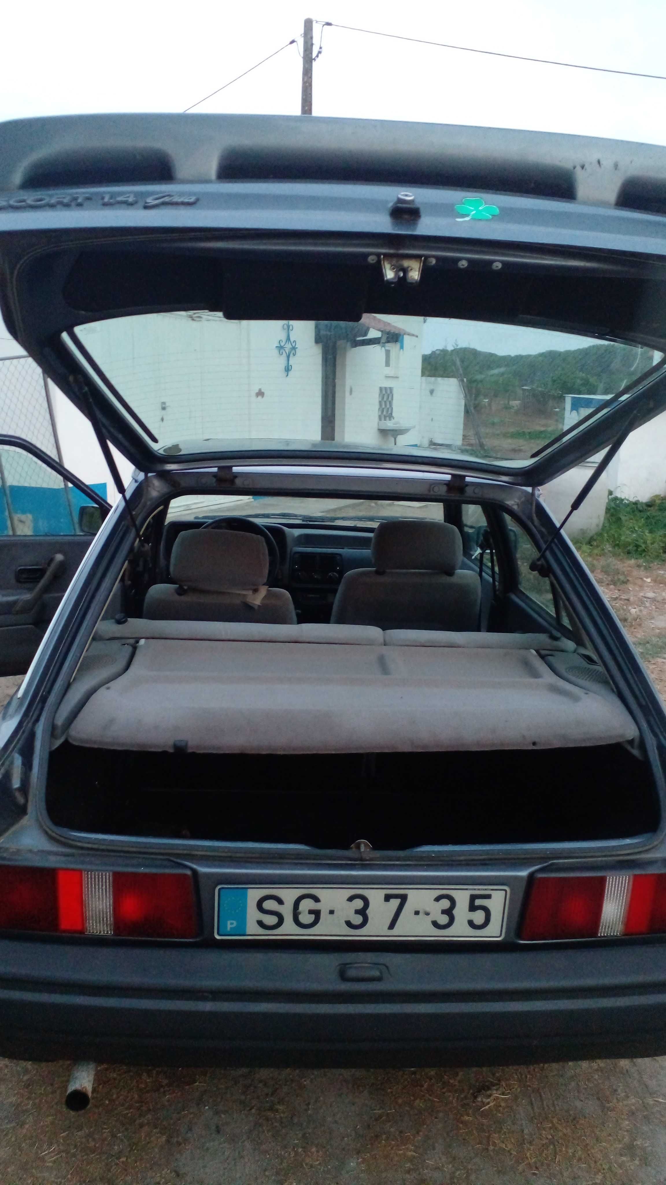 EScort  ano 89  1.4