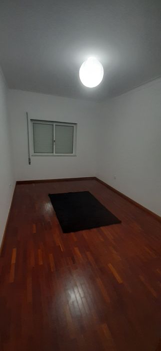 Alugo apartamento T3