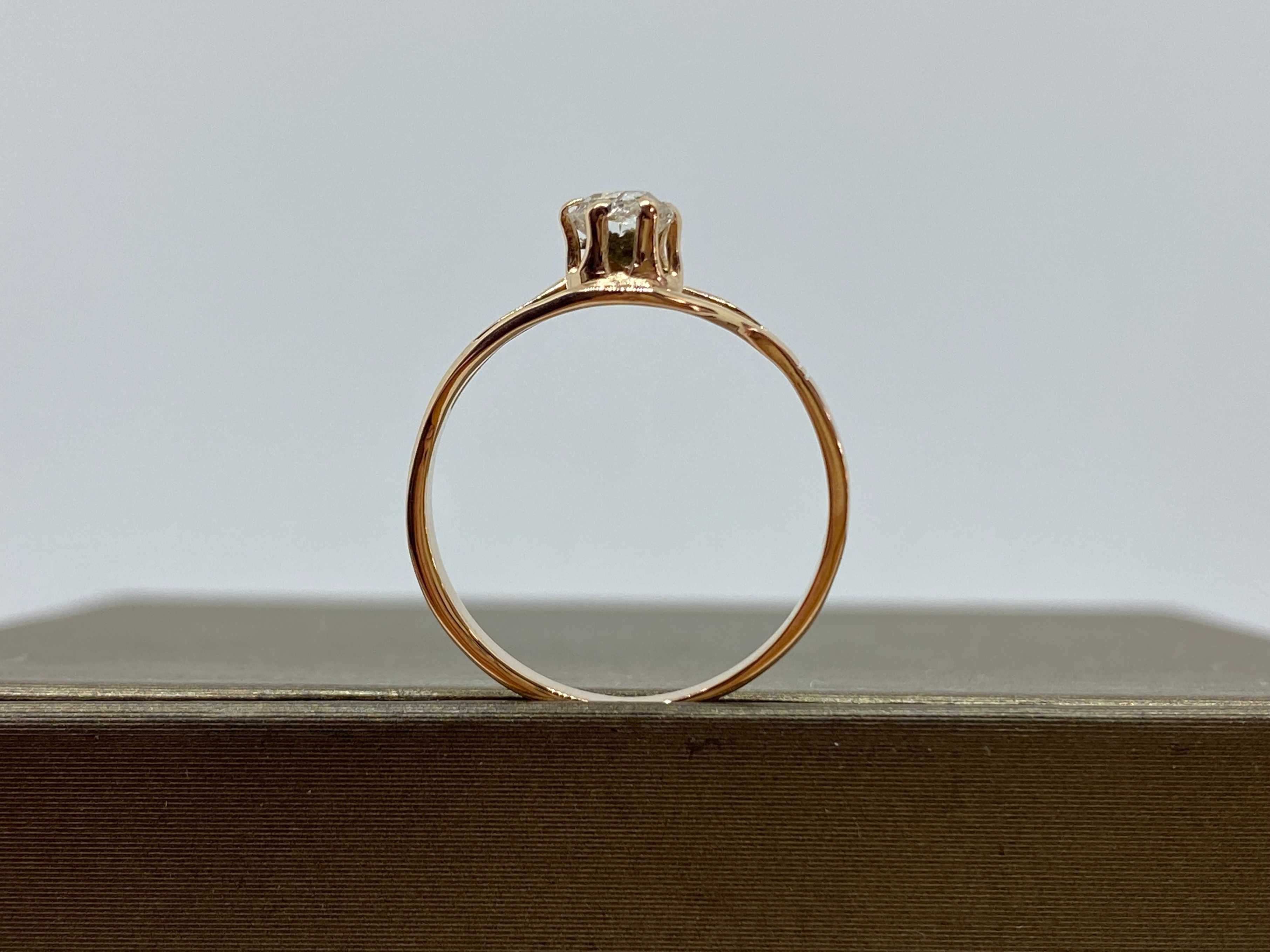 Śliczny złoty pierścionek zaręczynowy p583 R-15