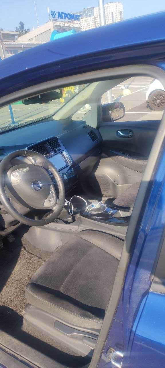 Оренда авто Прокат Аренда Київ Ліф Leaf 30квт