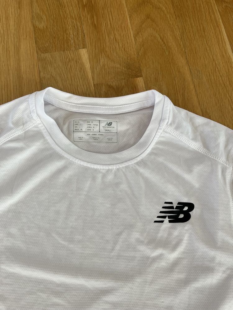 Męska koszulka sportowa New Balance S biała NBDry