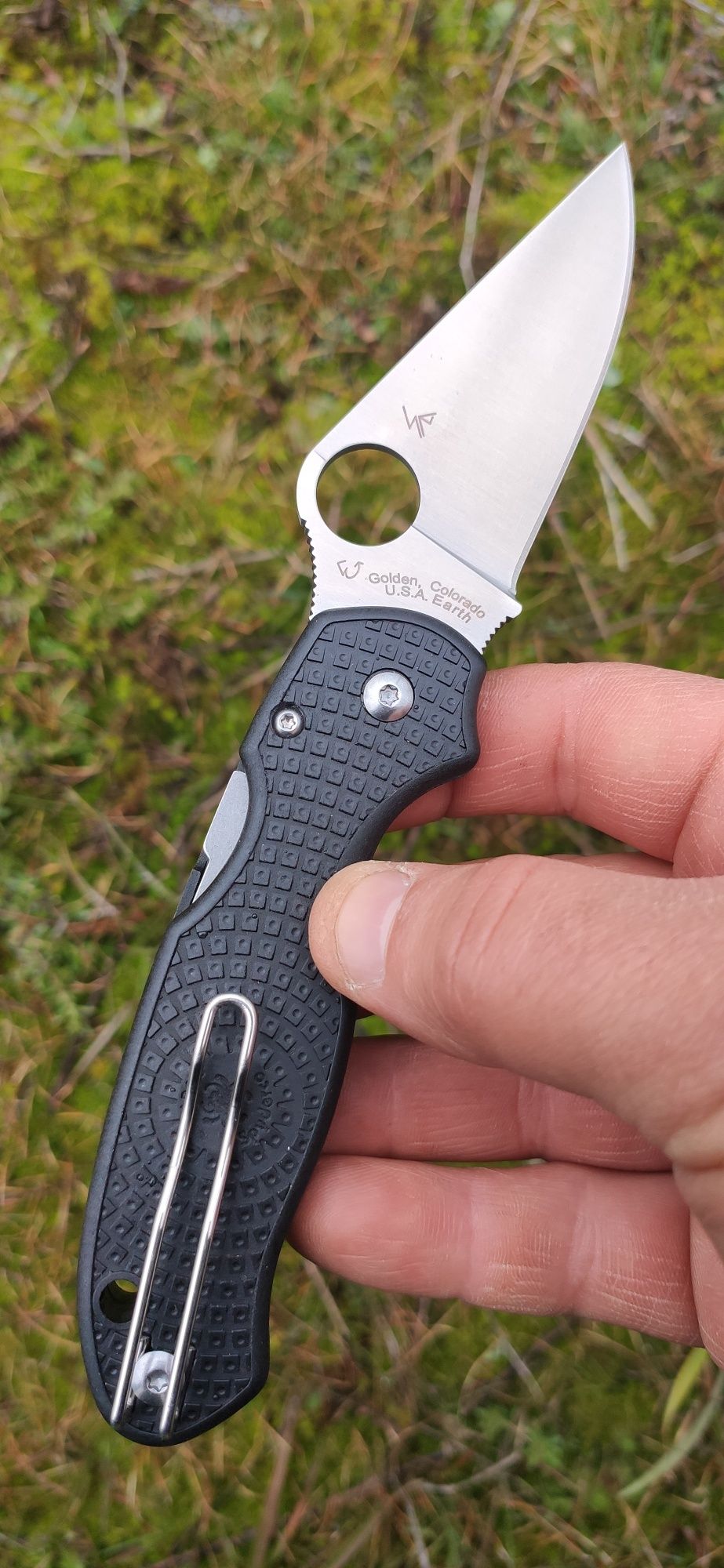 SPYDERCO PARA 3 C223 сталь D2,рифлёные накладки,подшипник,разные цвета
