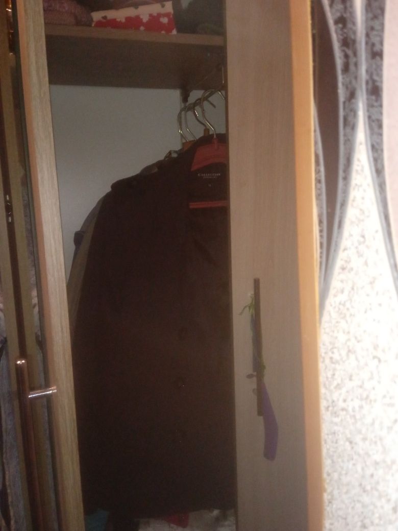 Продам шафу в прихожу для речей