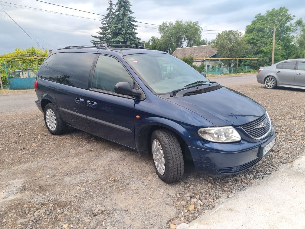 В продаже chrysler voyager 2003г