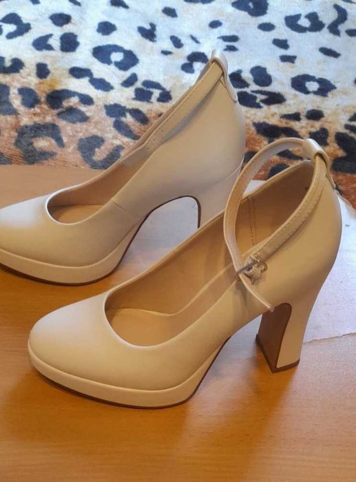 Туфлі для випускного свята, вихідні