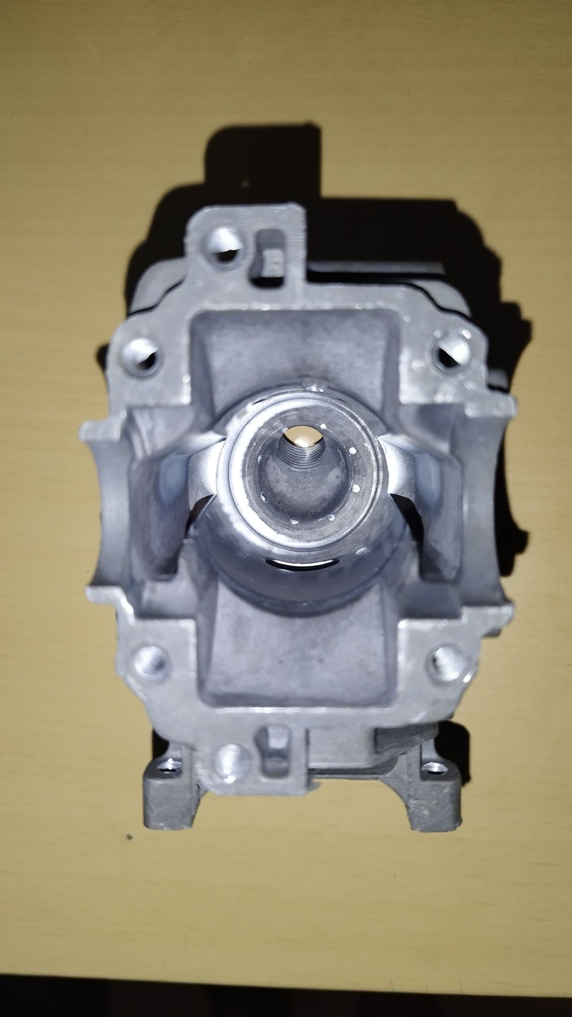 Cylinder do Oleo-mac