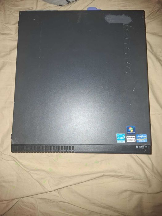 Komputer stacjonarny Lenovo plus myszka i klawiatura