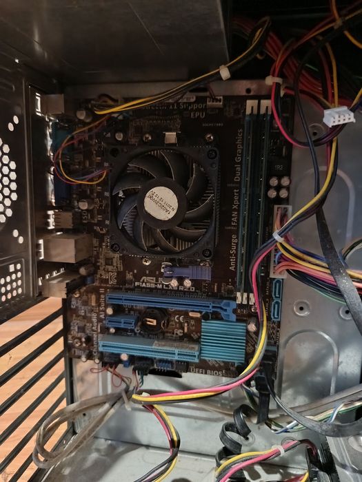 Системний блок комп'ютер