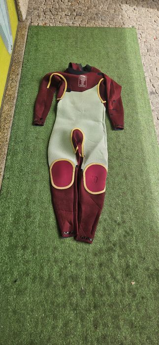 Fato de surf  Bom estado