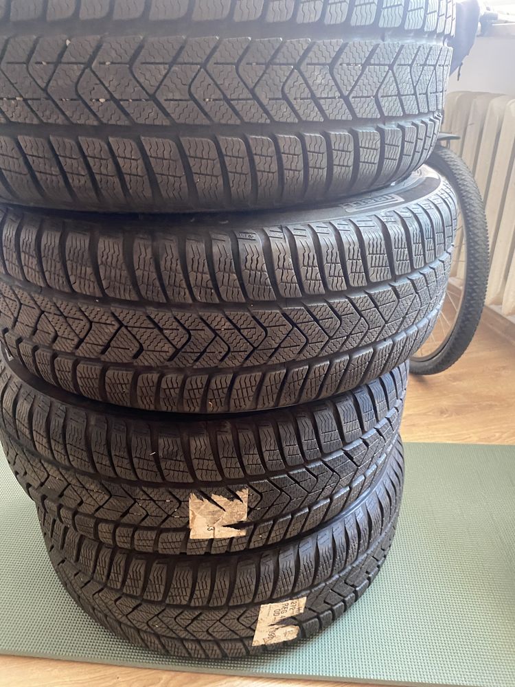 Opony Pirelli zimowe 225/45/R19