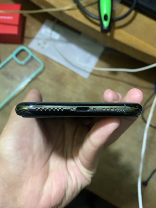 Продаю iPhone 11 Pro Max 64gb