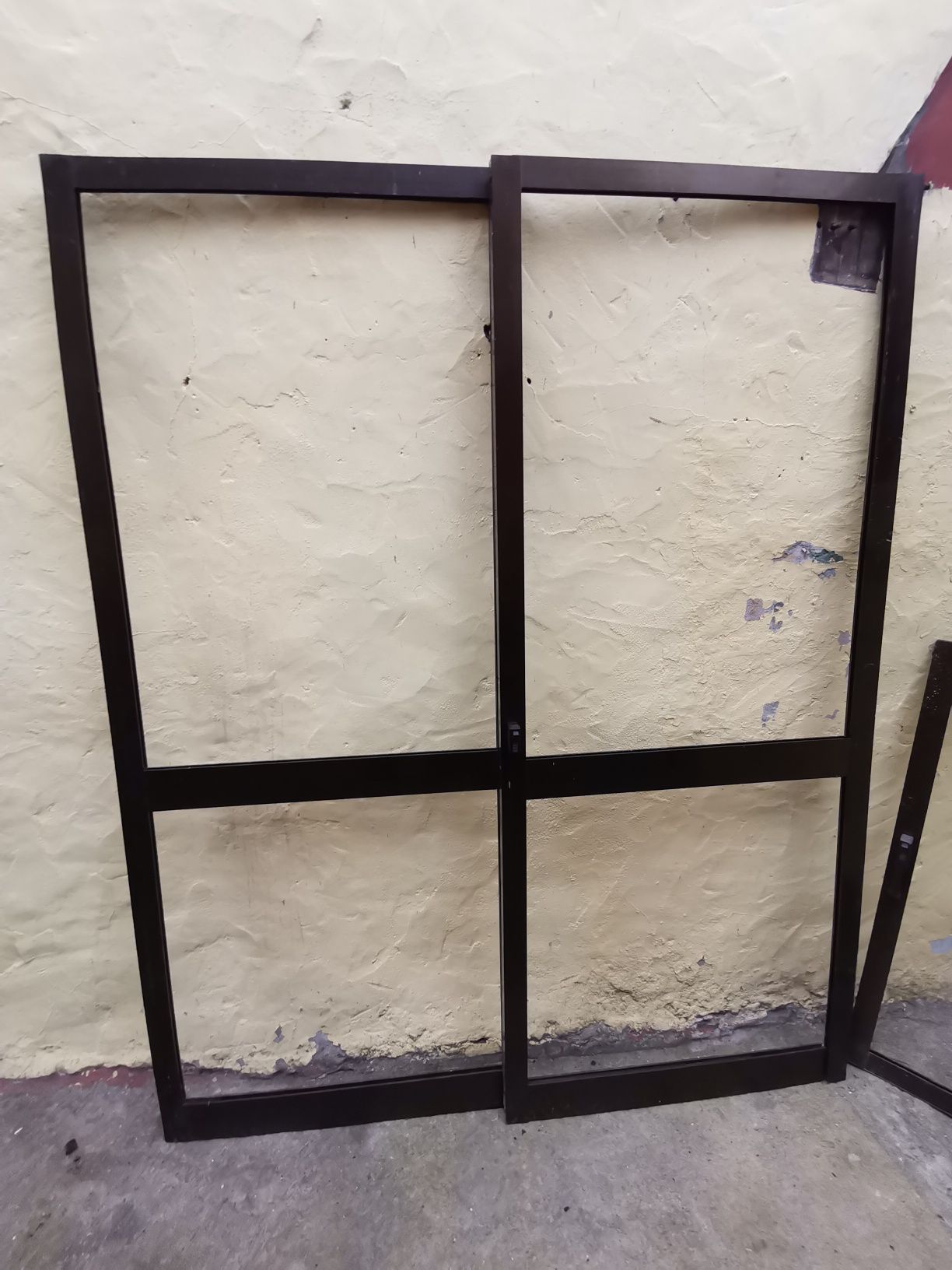 Portas em alumínio castanho