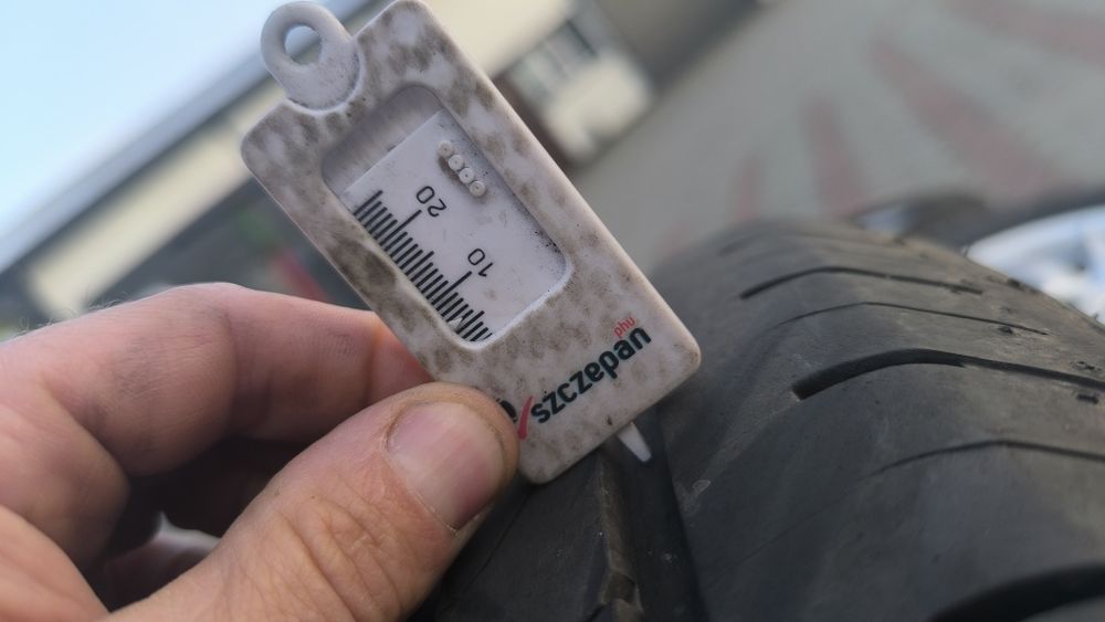 Felgi Mercedes alufelgi 17" opony Goodyear