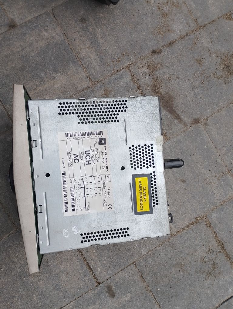 Radio opel astra h z wyświetlaczem