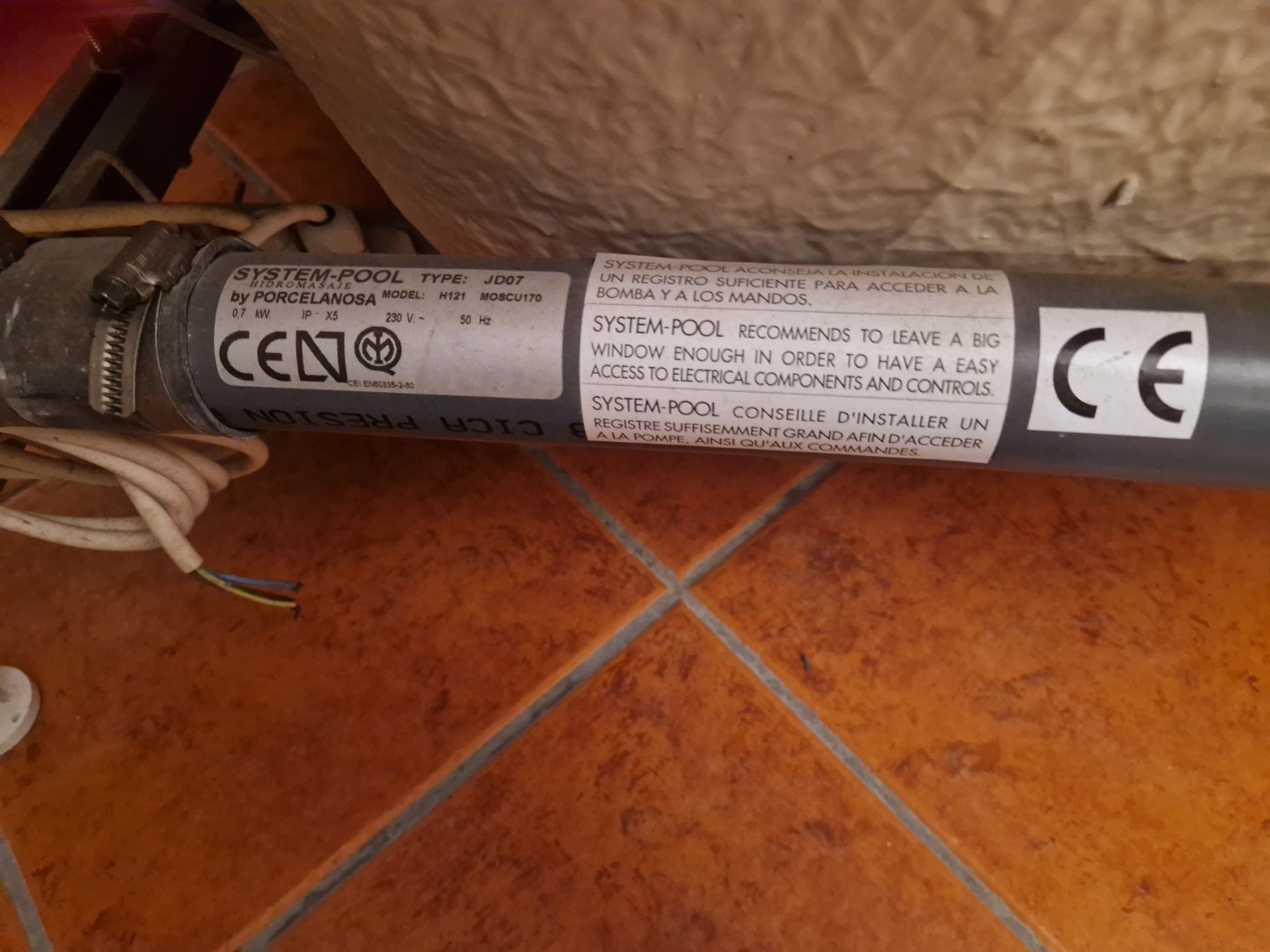 Banheira hidromasagem, super completa e nova sem uso