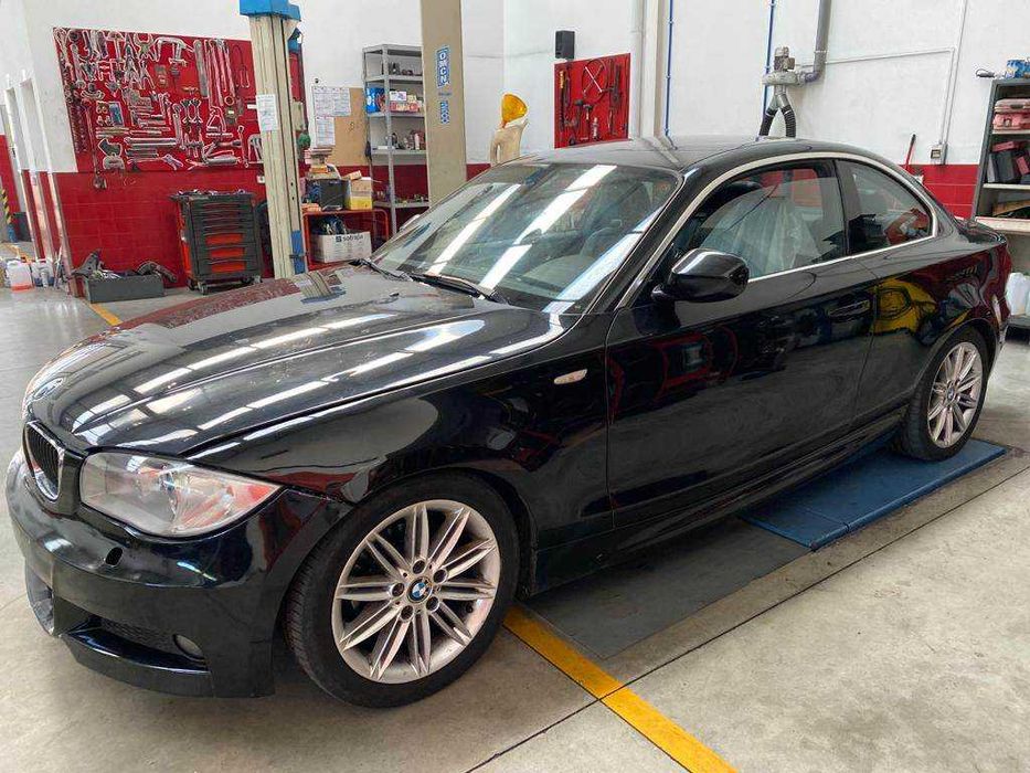 BMW E82 118d PACK M _ Para Peças