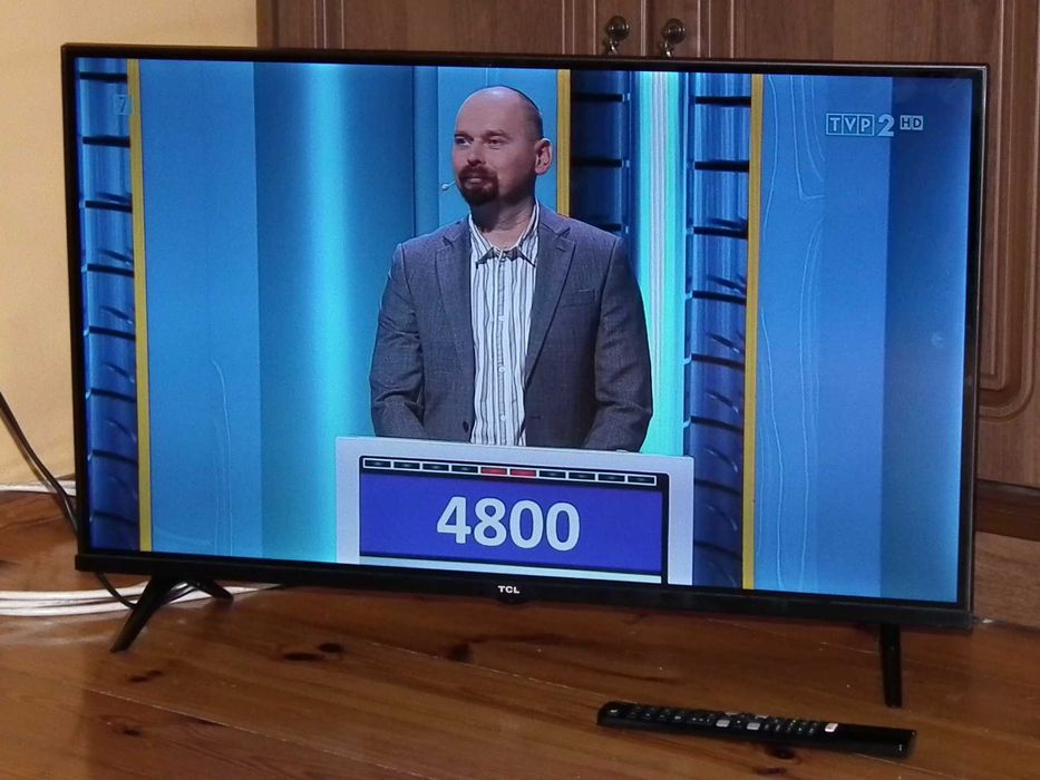 32" Smart Android Wi-Fi DVBT HEVC Youtube telewizor