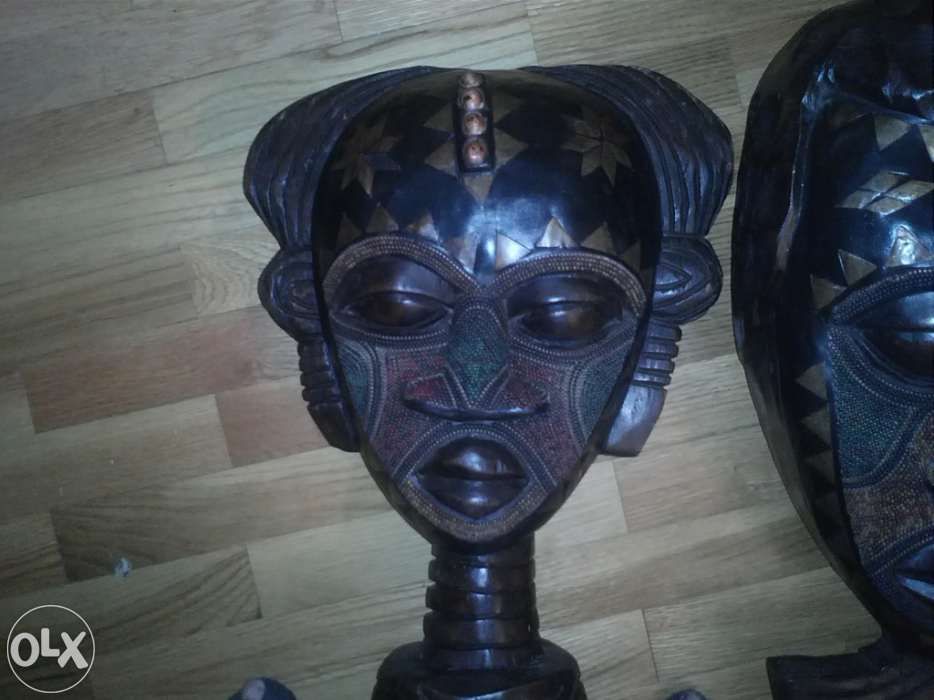 Estátuas / Artefactos antigos de Grandes dimensões em Teca