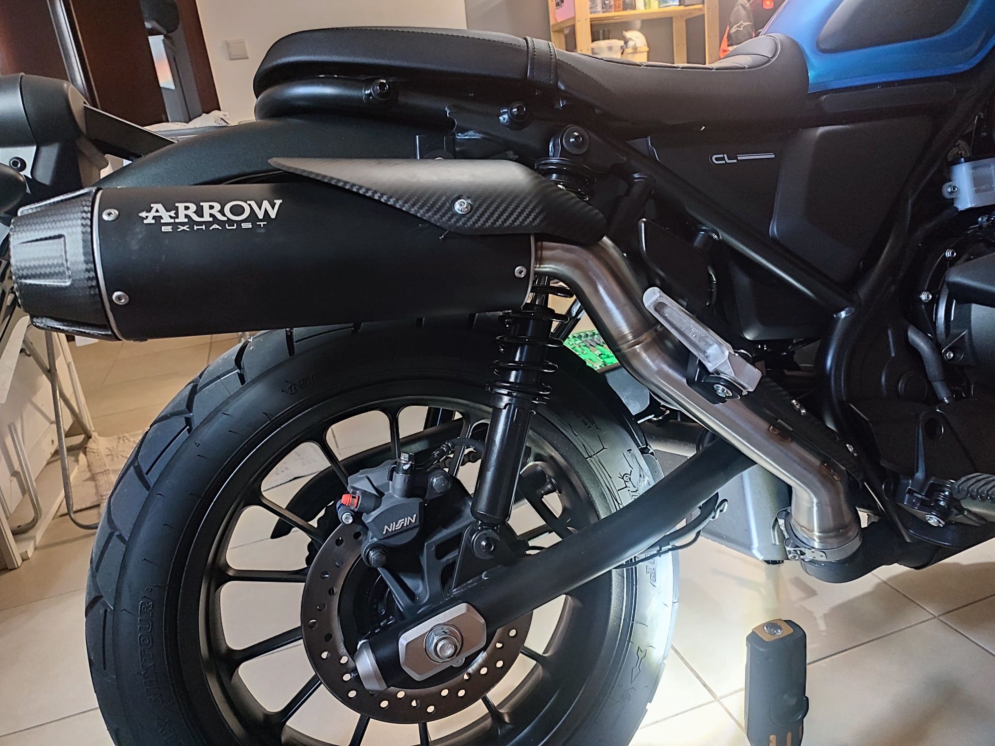 Escape Arrow Honda CL 500