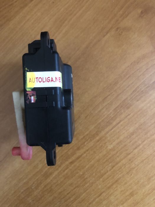 Распределитель заслонки печки, моторчик печки  Honda Civic 5d VIII