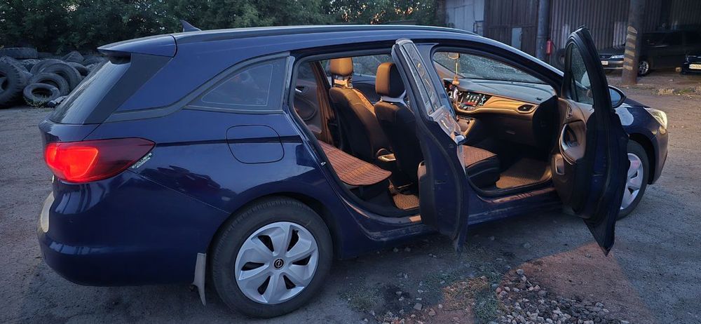 Опель Астра 1.6 дизель 2017 рік