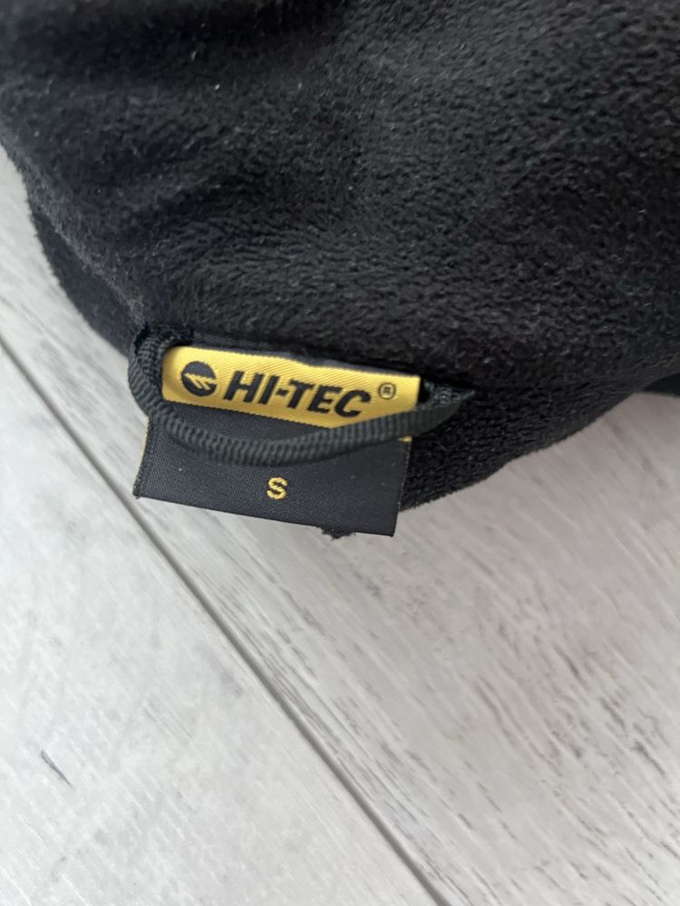 Вітровка hi tec.