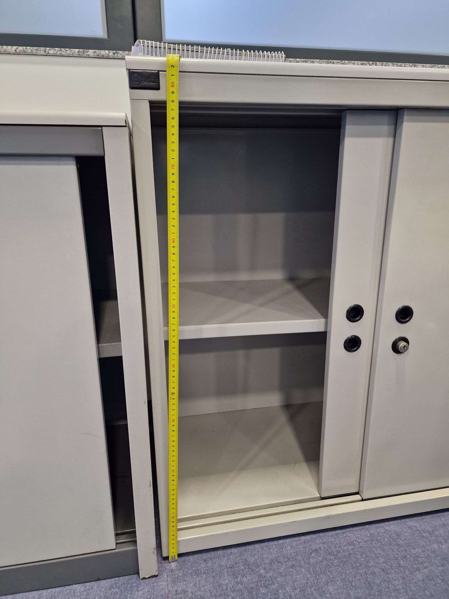 Movel em metal portas de correr
