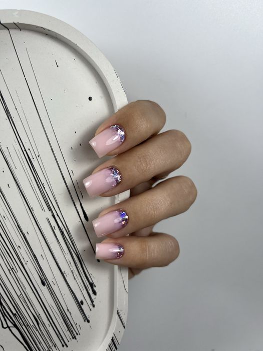 Манікюр, педикюр, нарощення нігтів, Соломʼянська площа